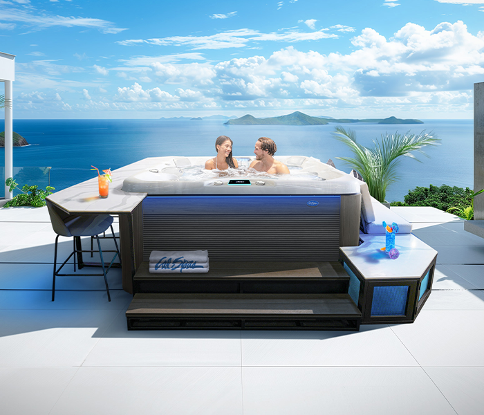 Calspas hot tub being used in a family setting - Green Bay